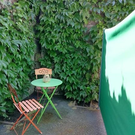 Appartement Agreable آغينو المظهر الخارجي الصورة