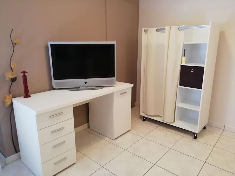 Appartement Agreable آغينو المظهر الخارجي الصورة